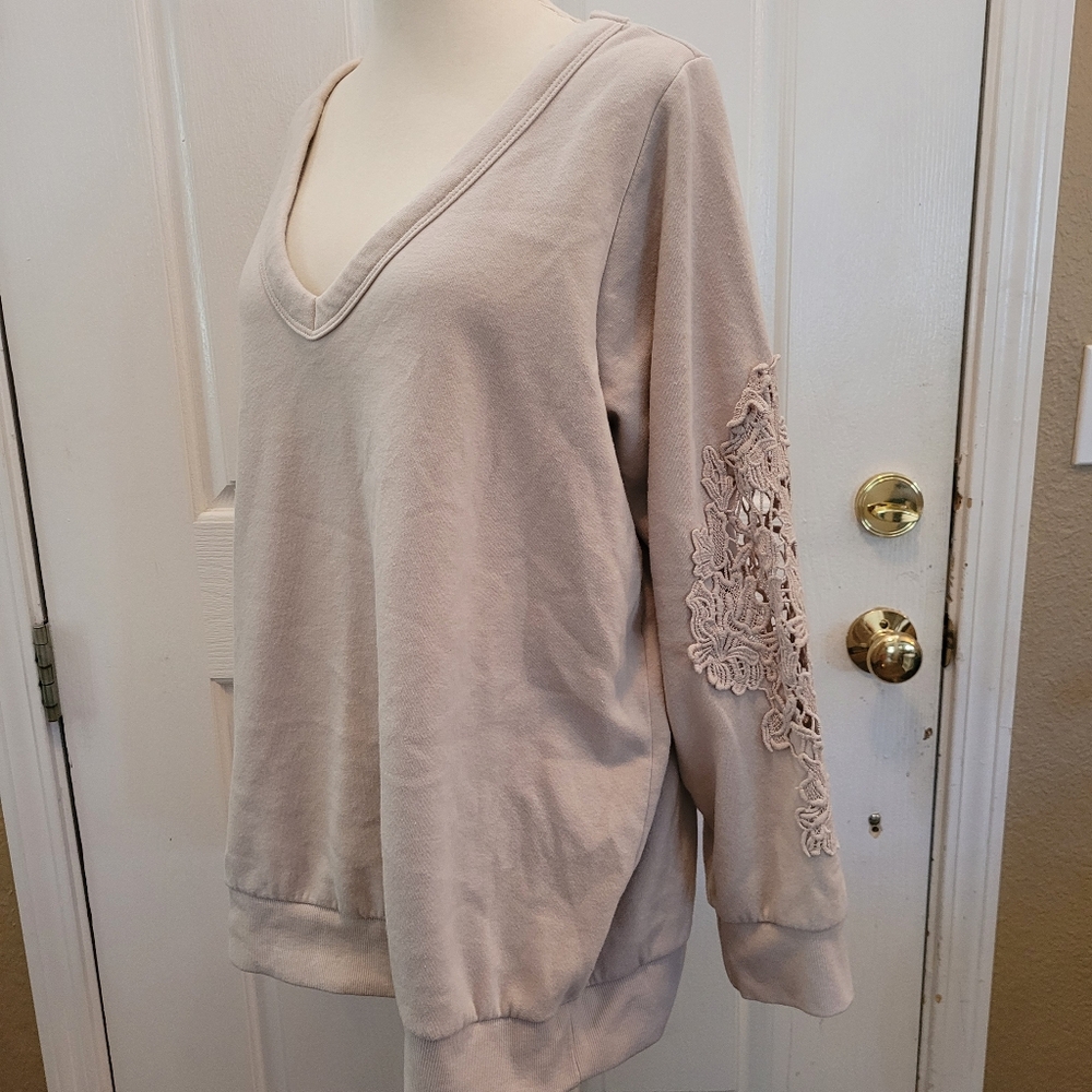 Torrid V neck Sweatshirt Beige Lace Sleeve Popover Plus Size 1 1X Sweater